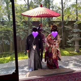 お庭からの日差しでキラキラ