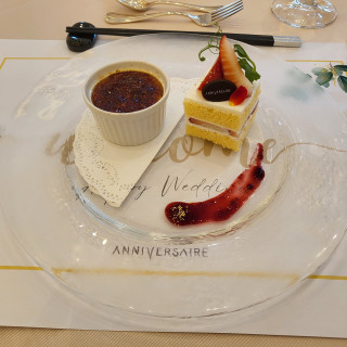ウェディングケーキとクレームブリュレ