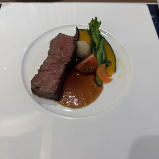 お肉とパンを試食で頂いた