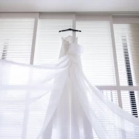 ホテルの部屋で準備前に撮っていただいたドレス