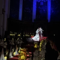 ステンドグラスのプラネタリム演出