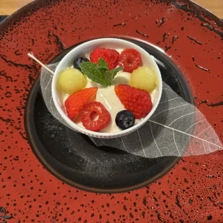 食べたことのない味で、すごく美味しすぎるスイーツでした。