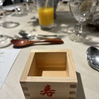 鏡開きをしたお酒を振る舞ってくれた