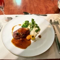 フォアグラのステーキ
