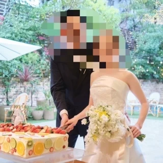 雨でもガーデン屋根下で演出できる
ケーキデザインも決めれる