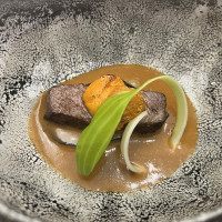 A3ランクの牛肉うに添え