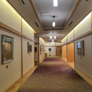 1階廊下、小宴会場前|745143さんの明治神宮・明治記念館の写真(2432386)