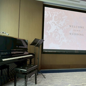 ピアノとモニター|745146さんのセルリアンタワー東急ホテルの写真(2559788)