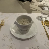 トリュフの風味があるスープです