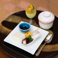 先付と前菜の盛り合わせ