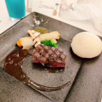 メインの肉料理