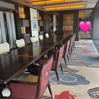少人数用の広めの披露宴会場です
