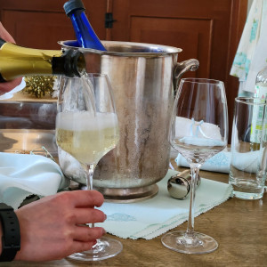 控室で挙式前に祝杯をあげました|745268さんのブランシュメゾン・エ・コートダジュールの写真(2419411)