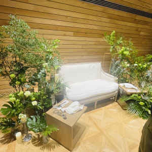 披露宴会場内の新郎新婦席。ソファと、テーブルどちらか選べる|745296さんのCentral Terrace TOKYO（セントラル テラス トーキョー）の写真(2419695)
