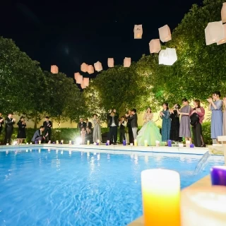 ゲストを交えたランタンセレモニーの写真です。