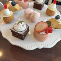 ケーキのビュッフェをつけられるそうです。