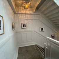 階段部分の額に写真を入れられるそうです。