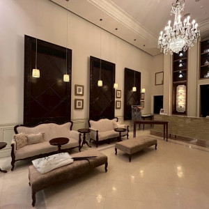 クローク前のロビースペースです。|745367さんの山手迎賓館/テイクアンドギヴ・ニーズウェディングの写真(2620942)