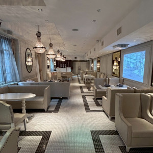 友人・ゲスト用の控え室です。とてもおしゃれ空間。|745367さんのラ・バンク・ド・ロア(横浜市指定有形文化財）の写真(2621032)