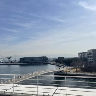 テラス付き会場から見える海です