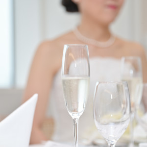 ワインと新婦|745502さんのLUMIAMORE（ルミアモーレ）の写真(2421091)