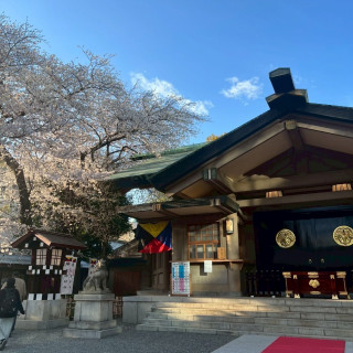 式をあげる神社です。
ここまで並んで歩きます。