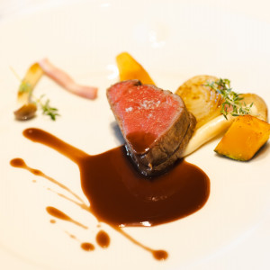 国産牛フィレ肉のロースト森の茸と季節野菜タイム風味の赤ワイン|745707さんの高台寺ひらまつ（ひらまつウエディング）の写真(2422673)