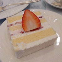 ウェディングケーキを切り分けたもの