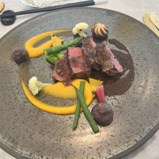 お肉料理と魚料理を食べましたがどちらととても美味しかったです