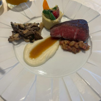 国産牛フィレ肉ソテー菜園仕立てタイム風ヴィネガーソース
