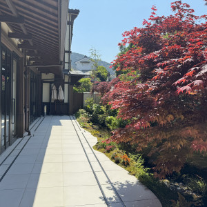 披露宴会場キヨミズのガーデンです。お色直し後の入場が可能。|746169さんのKIYOMIZU京都東山（キヨミズ京都東山）の写真(2425763)