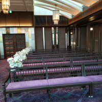 横に広めのチャペル