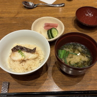鯛めしとお味噌汁、お味噌はお好みでブレンドできるそうです