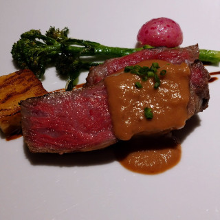 メインのお肉料理です。