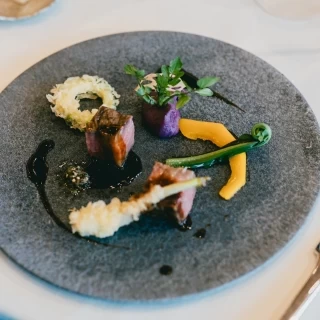 沖縄の食材をふんだんに使った料理は格別です