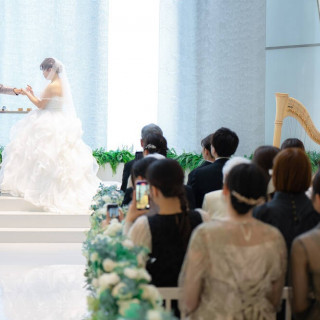 挙式会場にて結婚指輪交換セレモニー