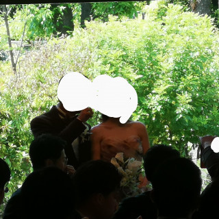 披露宴会場です。
窓から緑が綺麗に見えます。