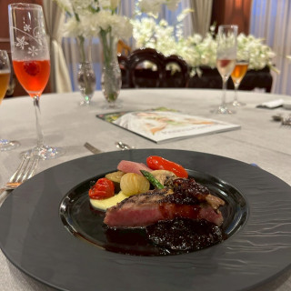 メインディッシュの肉料理です。