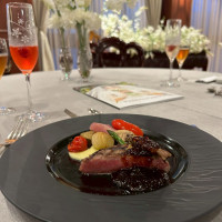 メインディッシュの肉料理です。