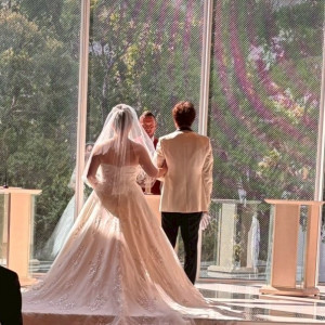 自然光と緑が素敵な明るいチャペル|746541さんのプレジール迎賓館の写真(2557258)