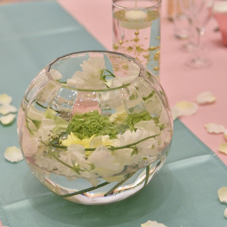 テーブルに置く花等も色々選べます。