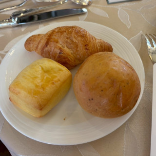 食べ放題のパン　種類豊富です！