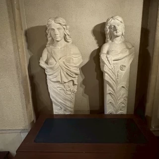 チャペルの置物