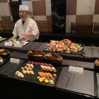 寿司ビュッフェはゲストにも大好評！