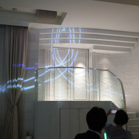 階段からの入場も可