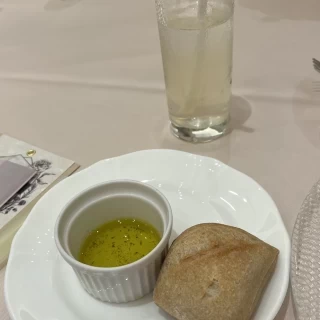 パンとオリーブオイル