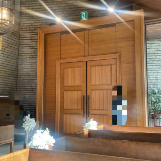 光が差し込む会場です