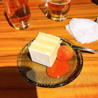 ケーキ入刀のケーキであまさ控えめでおいしかったです