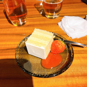 ケーキ入刀のケーキであまさ控えめでおいしかったです|747140さんの軽井沢高原教会の写真(2431810)