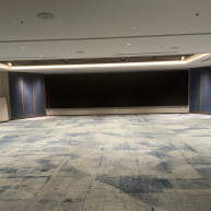 大人数向け披露宴会場(LED画面オフ)
